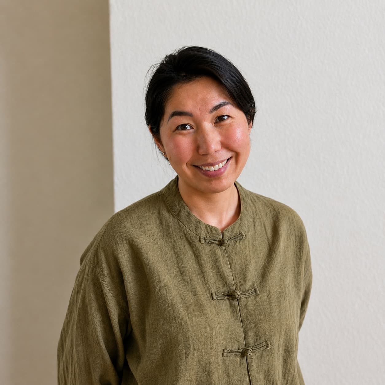 Ariuna, founder of Nomad Organizing